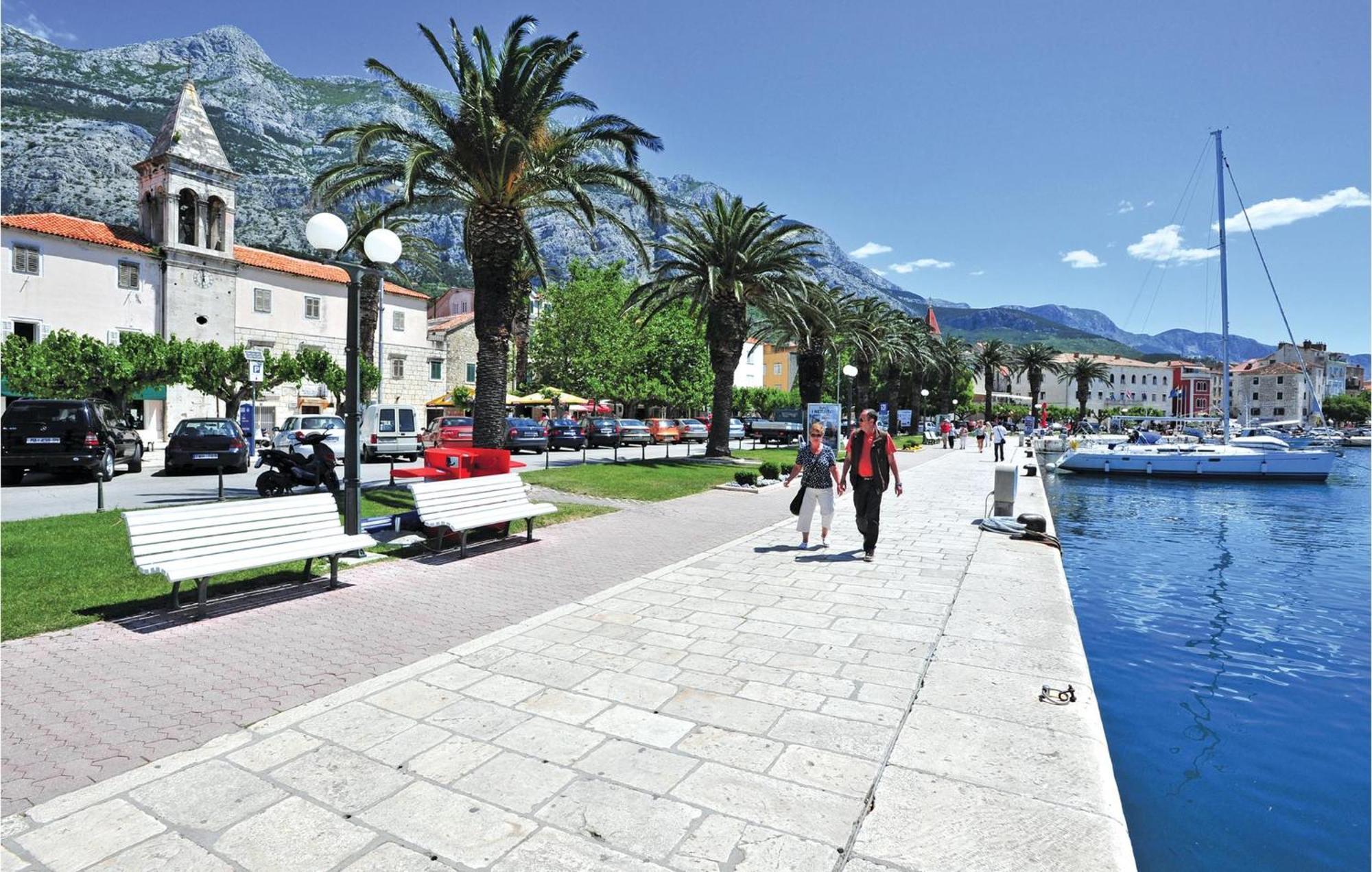 Stunning Apartment In Makarska Exterior foto